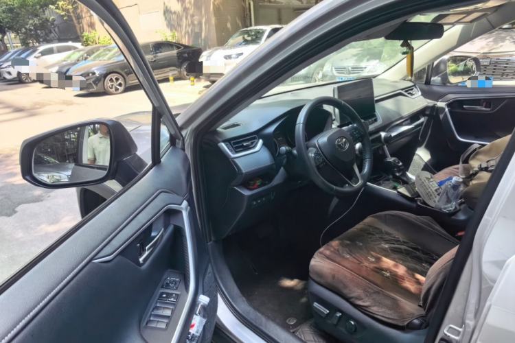 Used Toyota Wildlander 2022 2.0L CVT Two-Wheel Drive Luxury PLUS Edition Driver Seat