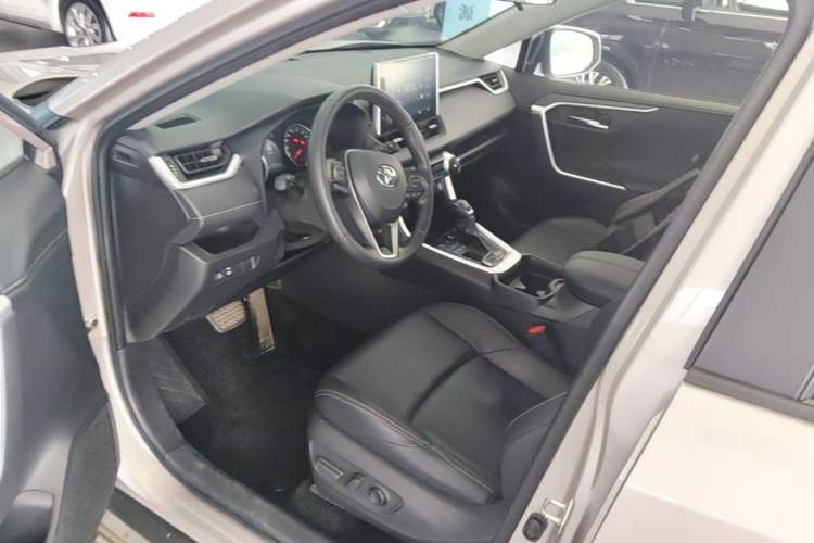 Used Toyota Wildlander 2022 2.0L CVT Four-Wheel Drive Luxury Edition Driver Seat