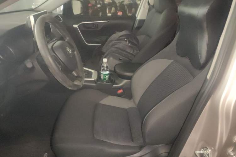 Used Toyota Wildlander 2022 Updated Version 2.0L CVT Two-Wheel Drive Leading Edition Driver Seat