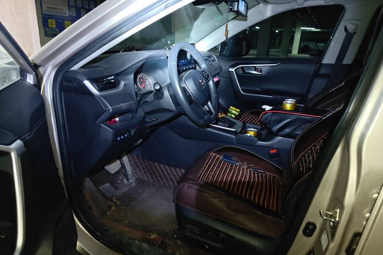 Used Toyota Wildlander 2022 2.0L CVT Two-Wheel Drive Luxury PLUS Edition Driver Seat