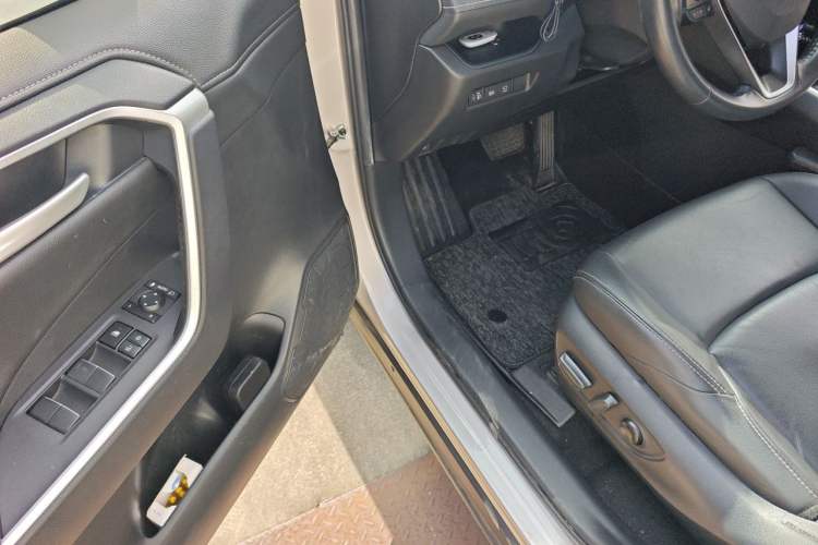 Used Toyota Wildlander 2022 Dual-Engine 2.5L E-CVT Two-Wheel Drive Luxury PLUS Edition Driver Seat