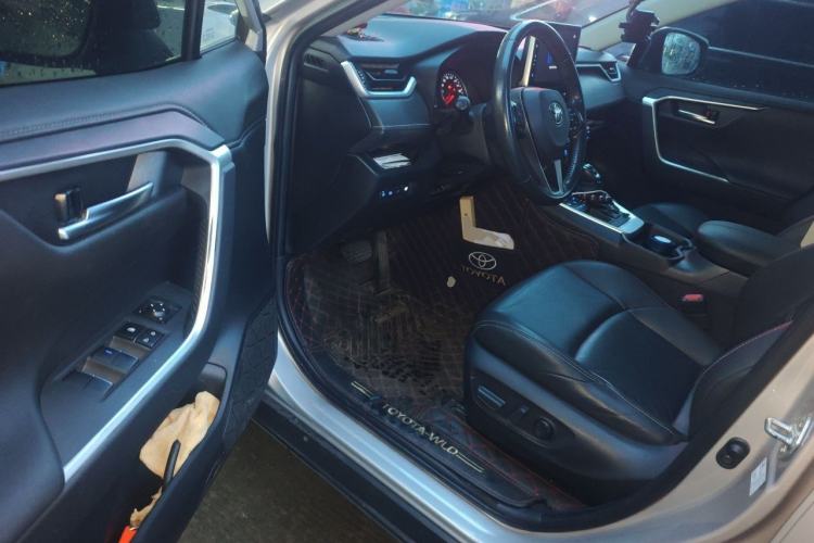 Used Toyota Wildlander 2022 2.0L CVT Two-Wheel Drive Luxury Edition Driver Seat