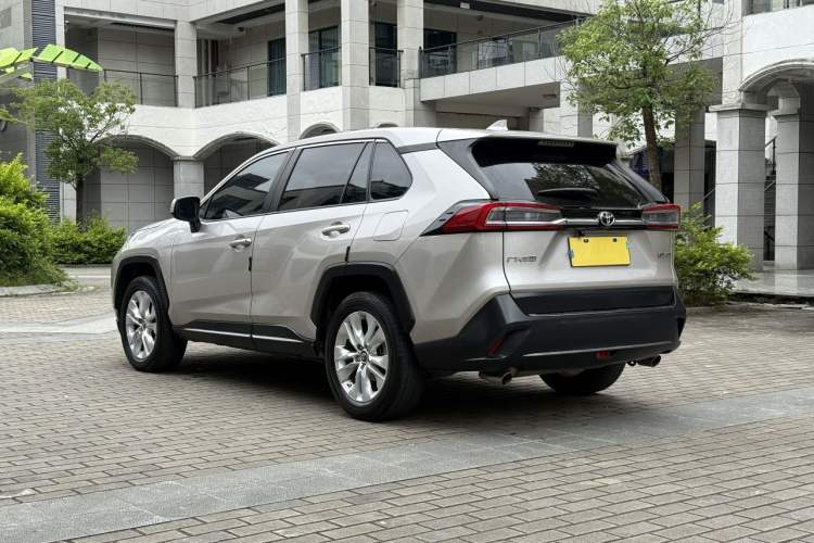 Used Toyota Wildlander 2022 Updated Version 2.0L CVT Two-Wheel Drive Leading Edition Exterior 3