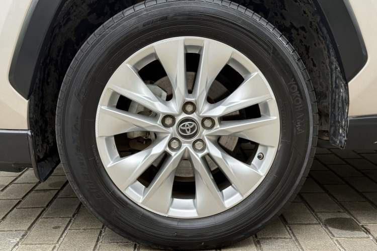 Used Toyota Wildlander 2022 Updated Version 2.0L CVT Two-Wheel Drive Leading Edition Exterior 6