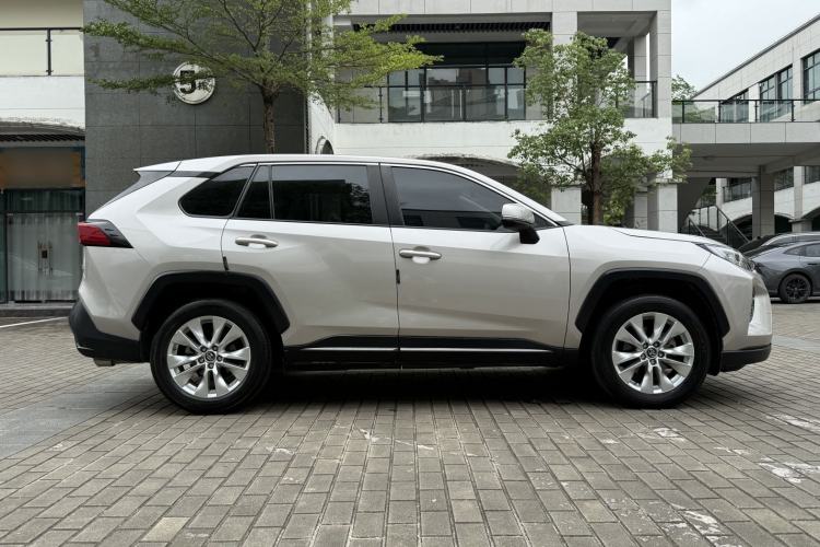 Used Toyota Wildlander 2022 Updated Version 2.0L CVT Two-Wheel Drive Leading Edition Exterior 9