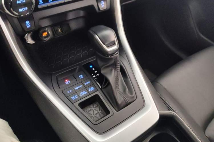 Used Toyota Wildlander 2022 2.0L CVT Four-Wheel Drive Luxury Edition Gear Lever