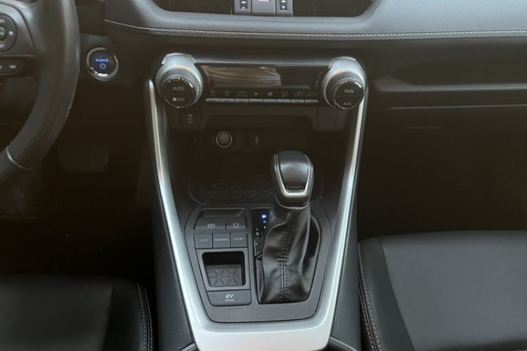 Used Toyota Wildlander 2022 Dual-Engine 2.5L E-CVT Two-Wheel Drive Luxury PLUS Edition Gear Lever