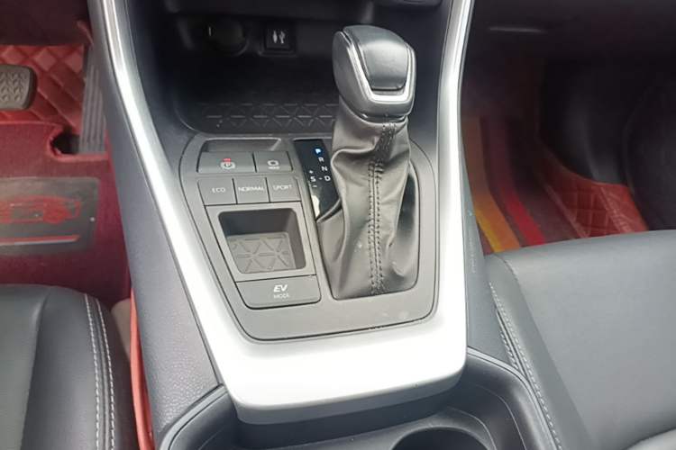 Used Toyota Wildlander 2022 Dual-Engine 2.5L E-CVT Two-Wheel Drive Luxury Edition Gear Lever