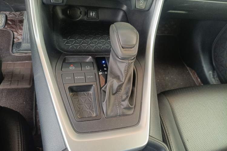 Used Toyota Wildlander 2022 2.0L CVT Two-Wheel Drive Leading Edition Gear Lever