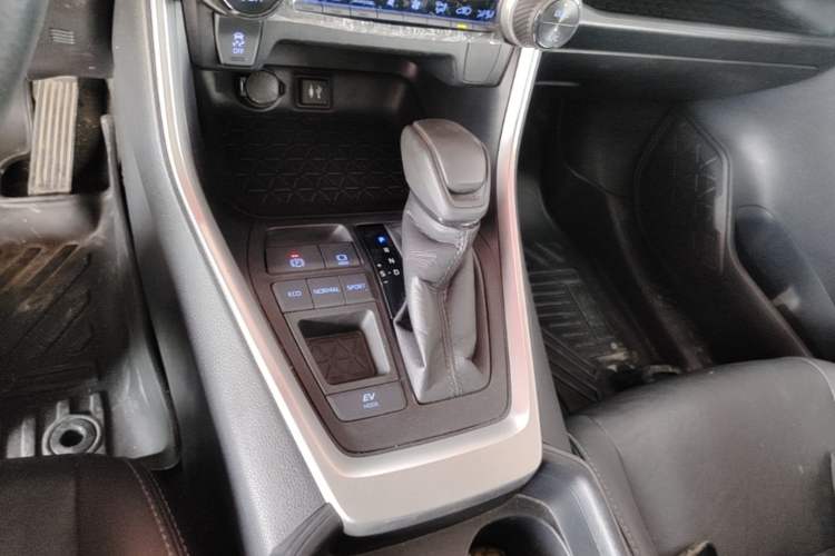 Used Toyota Wildlander 2022 Dual-Engine 2.5L E-CVT Two-Wheel Drive Luxury Edition Gear Lever
