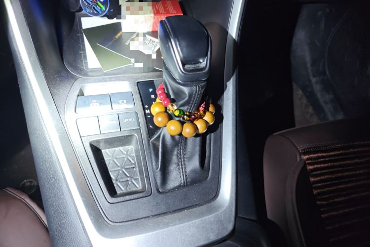 Used Toyota Wildlander 2022 2.0L CVT Two-Wheel Drive Luxury PLUS Edition Gear Lever