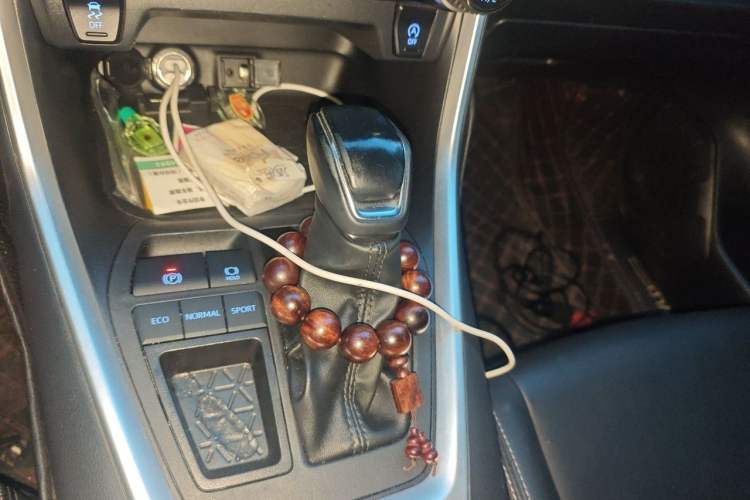 Used Toyota Wildlander 2022 2.0L CVT Two-Wheel Drive Luxury Edition Gear Lever