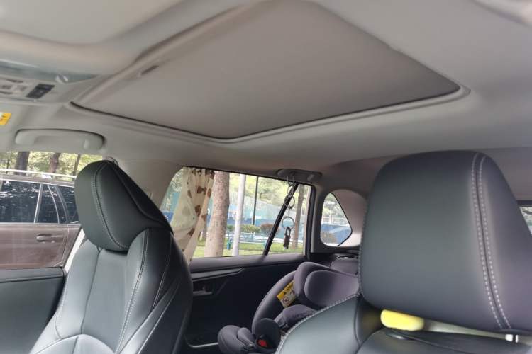 Used Toyota Wildlander 2022 2.0L CVT Two-Wheel Drive Luxury Edition Headliner