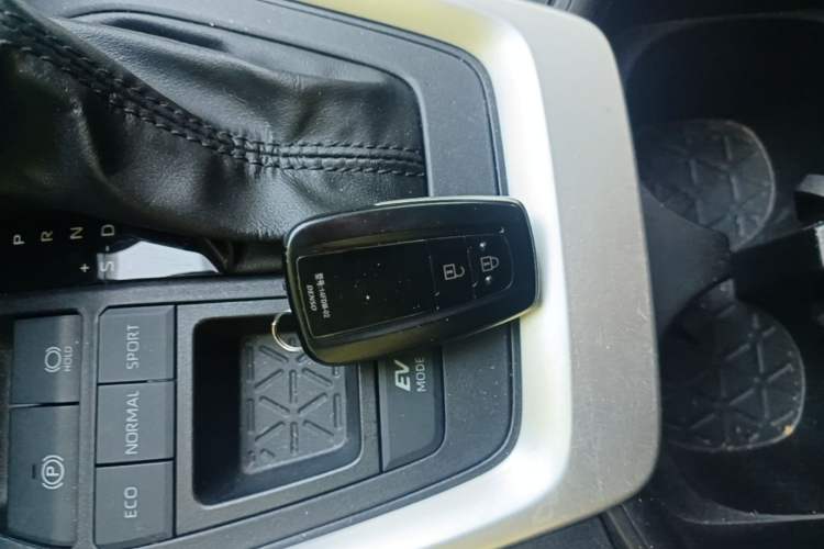 Used Toyota Wildlander 2022 Dual-Engine 2.5L E-CVT Two-Wheel Drive Luxury PLUS Edition Interior 1