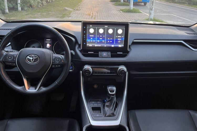 Used Toyota Wildlander 2022 Dual-Engine 2.5L E-CVT Two-Wheel Drive Luxury PLUS Edition Interior 2