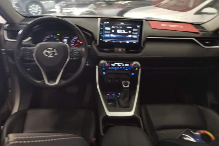 Used Toyota Wildlander 2022 2.0L CVT Two-Wheel Drive Luxury PLUS Edition Interior 2