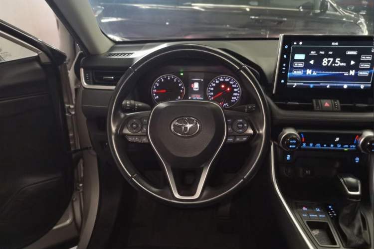 Used Toyota Wildlander 2022 2.0L CVT Two-Wheel Drive Luxury PLUS Edition Interior 2