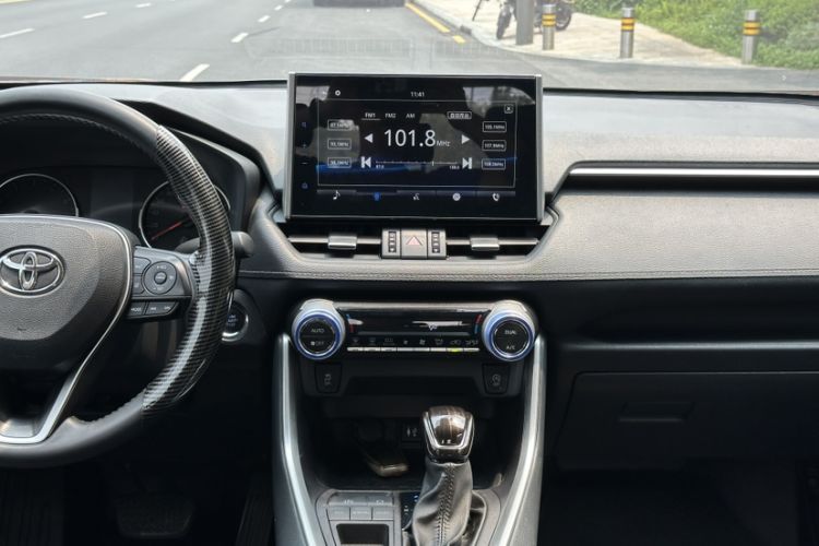 Used Toyota Wildlander 2022 2.0L CVT Two-Wheel Drive Luxury Edition Interior 2