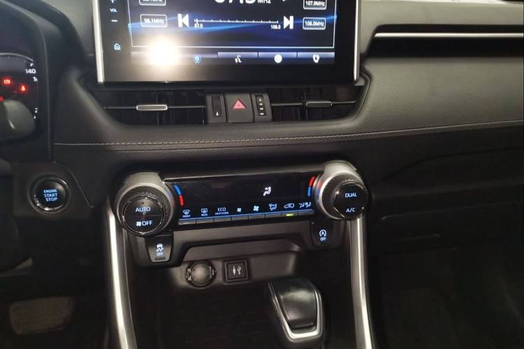 Used Toyota Wildlander 2022 2.0L CVT Two-Wheel Drive Luxury PLUS Edition Interior 3