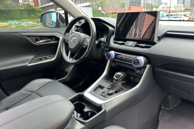 Used Toyota Wildlander 2022 2.0L CVT Two-Wheel Drive Luxury Edition Interior 6