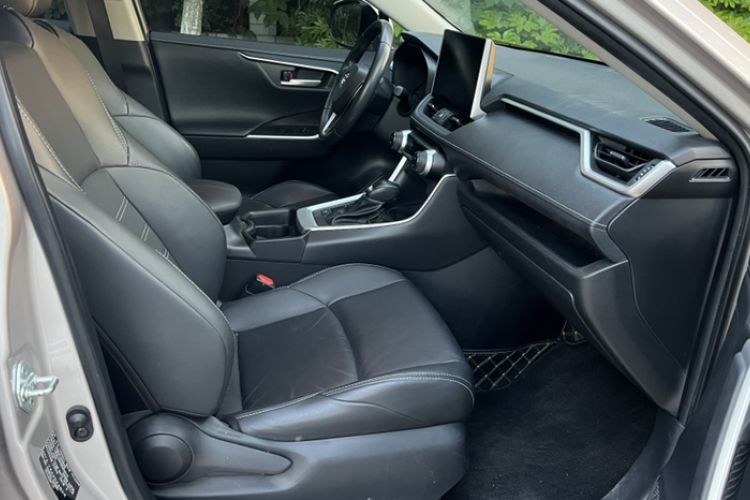 Used Toyota Wildlander 2022 Dual-Engine 2.5L E-CVT Two-Wheel Drive Luxury PLUS Edition Interior 7