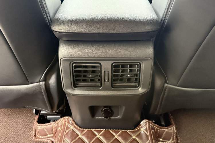 Used Toyota Wildlander 2022 Updated Version 2.0L CVT Two-Wheel Drive Leading Edition Interior 7