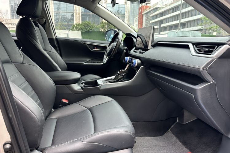 Used Toyota Wildlander 2022 2.0L CVT Two-Wheel Drive Luxury Edition Interior 7