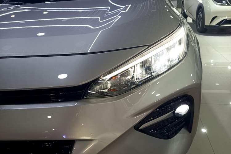 Used Toyota Wildlander 2022 2.0L CVT Two-Wheel Drive Luxury PLUS Edition Left Front Headlight
