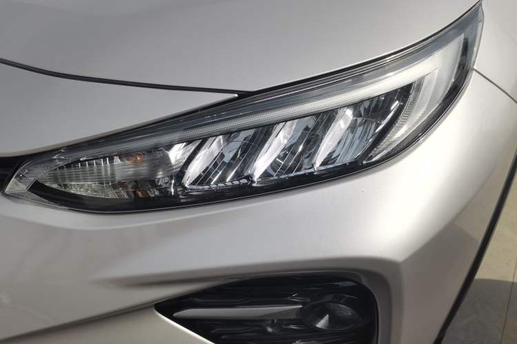 Used Toyota Wildlander 2022 2.0L CVT 4x4 Luxury PLUS Edition Left Front Headlight