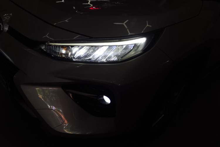 Used Toyota Wildlander 2022 2.0L CVT Two-Wheel Drive Luxury PLUS Edition Left Front Headlight