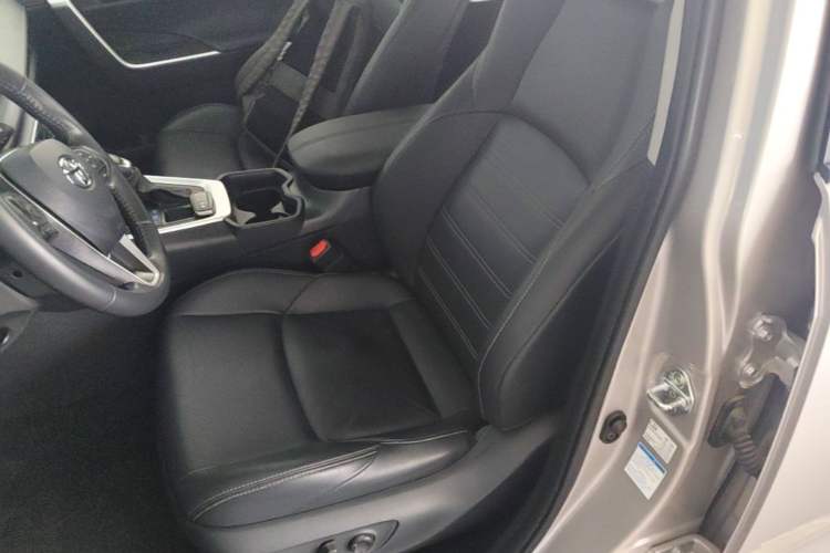 Used Toyota Wildlander 2022 2.0L CVT Four-Wheel Drive Luxury Edition Left Front Seat