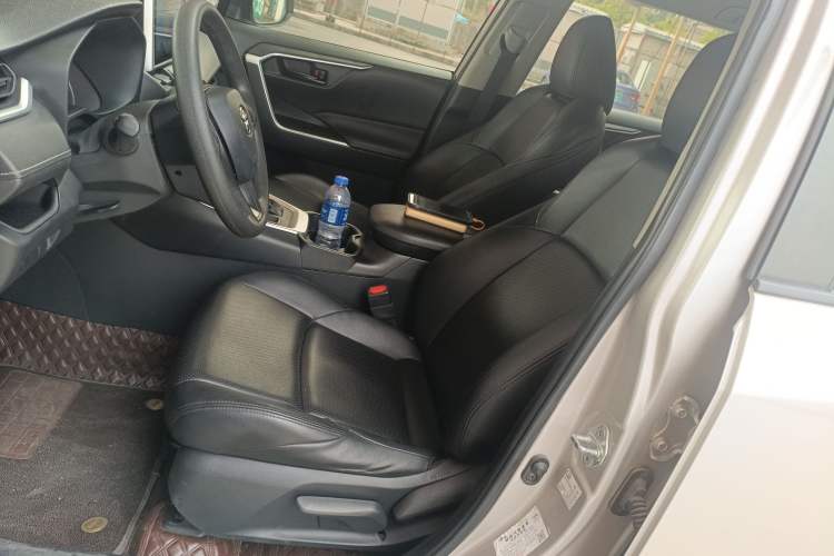 Used Toyota Wildlander 2022 2.0L CVT Two-Wheel Drive Leading Edition Left Front Seat