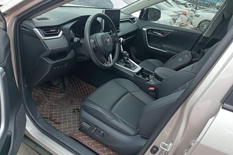 Used Toyota Wildlander 2022 2.0L CVT Two-Wheel Drive Luxury Edition Left Front Seat
