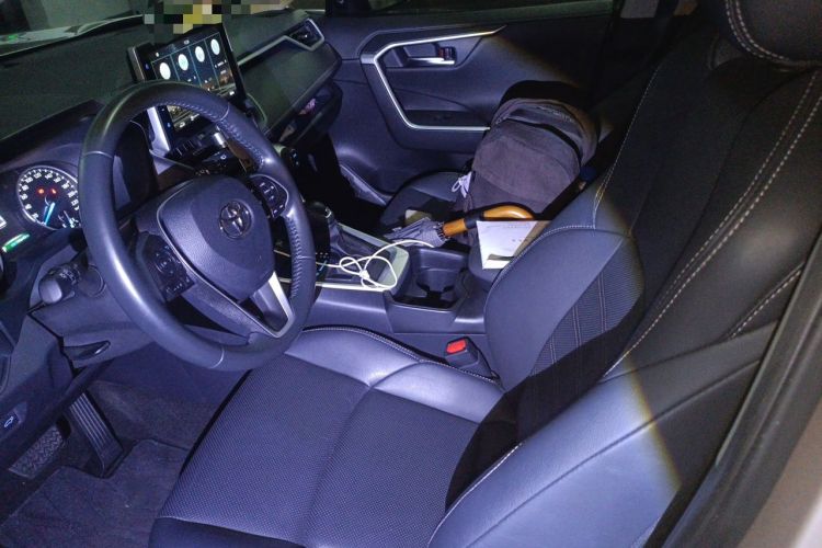 Used Toyota Wildlander 2022 Dual-Engine 2.5L E-CVT Two-Wheel Drive Prestige Edition Left Front Seat