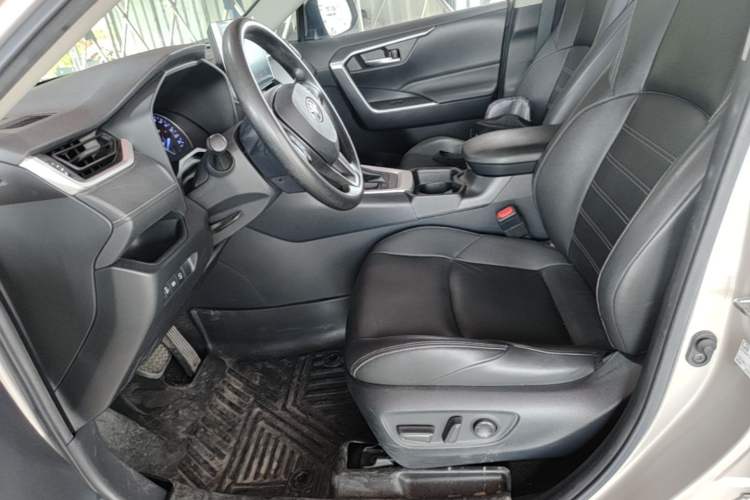 Used Toyota Wildlander 2022 Dual-Engine 2.5L E-CVT Two-Wheel Drive Luxury Edition Left Front Seat