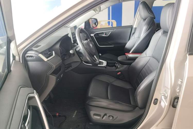 Used Toyota Wildlander 2022 2.0L CVT Two-Wheel Drive Luxury Edition Left Front Seat
