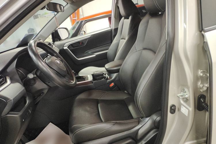 Used Toyota Wildlander 2022 Updated Version 2.0L CVT Two-Wheel Drive Leading Edition Left Front Seat