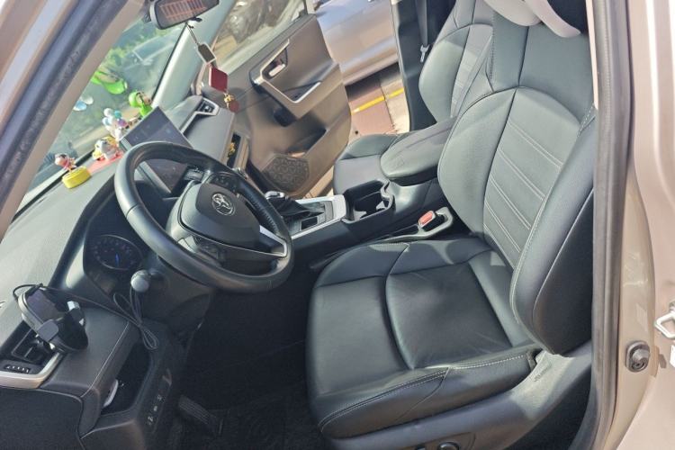 Used Toyota Wildlander 2022 Dual-Engine 2.5L E-CVT Two-Wheel Drive Luxury PLUS Edition Left Front Seat