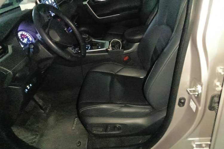 Used Toyota Wildlander 2022 Dual-Engine 2.5L E-CVT Two-Wheel Drive Luxury PLUS Edition Left Front Seat