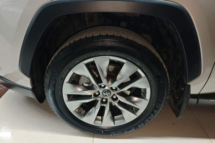 Used Toyota Wildlander 2022 2.0L CVT Two-Wheel Drive Luxury Edition Left Front Wheel Hub