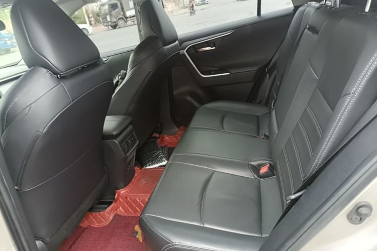Used Toyota Wildlander 2022 Dual-Engine 2.5L E-CVT Two-Wheel Drive Luxury Edition Left Rear Seat