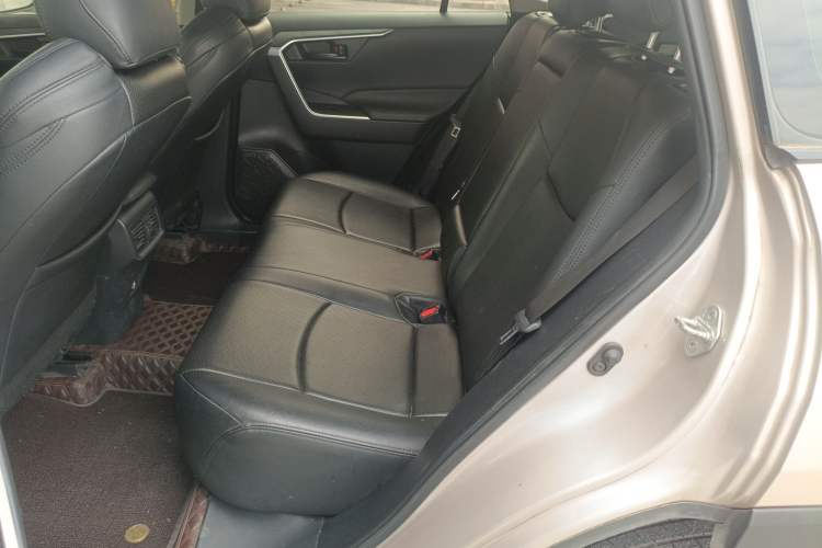 Used Toyota Wildlander 2022 2.0L CVT Two-Wheel Drive Leading Edition Left Rear Seat