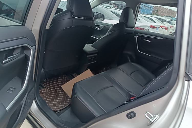 Used Toyota Wildlander 2022 2.0L CVT Two-Wheel Drive Luxury Edition Left Rear Seat
