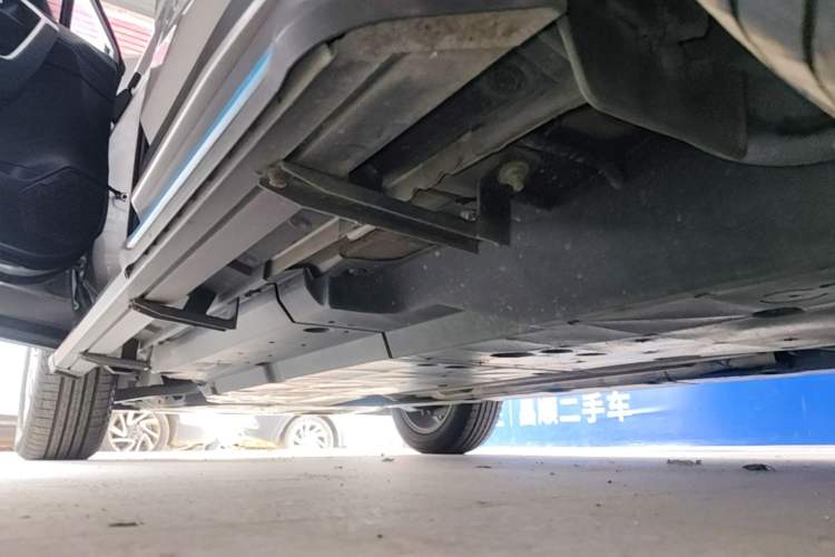 Used Toyota Wildlander 2022 2.0L CVT Two-Wheel Drive Luxury Edition Left Side Sill