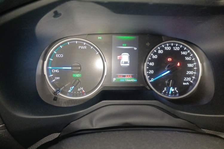 Used Toyota Wildlander 2022 Dual-Engine 2.5L E-CVT Two-Wheel Drive Prestige Edition Odometer Close Up