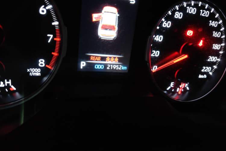 Used Toyota Wildlander 2022 2.0L CVT Two-Wheel Drive Luxury PLUS Edition Odometer Close Up