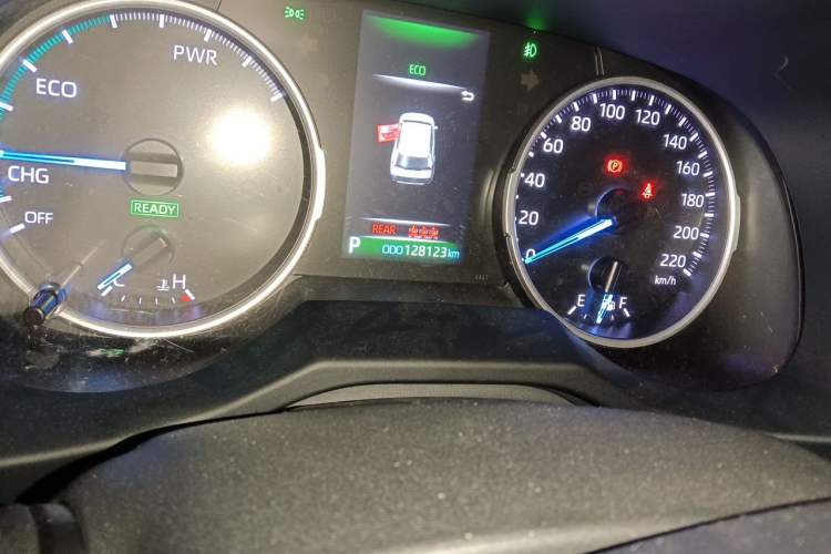 Used Toyota Wildlander 2022 Dual-Engine 2.5L E-CVT Two-Wheel Drive Luxury PLUS Edition Odometer Close Up