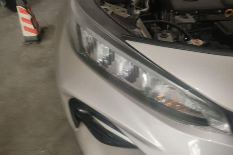 Used Toyota Wildlander 2022 Updated Version 2.0L CVT Two-Wheel Drive Leading Edition Right Front Headlight