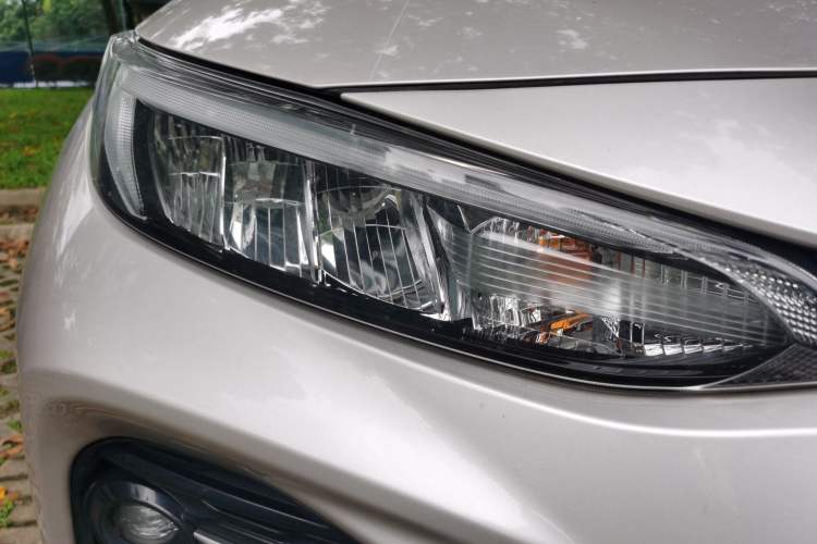 Used Toyota Wildlander 2022 2.0L CVT Two-Wheel Drive Luxury Edition Right Front Headlight