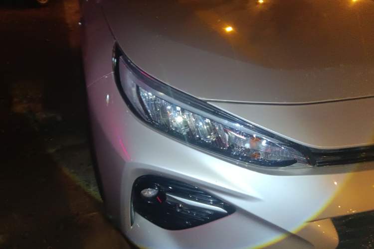 Used Toyota Wildlander 2022 Dual-Motor 2.5L E-CVT 4x4 Luxury PLUS Edition Right Front Headlight